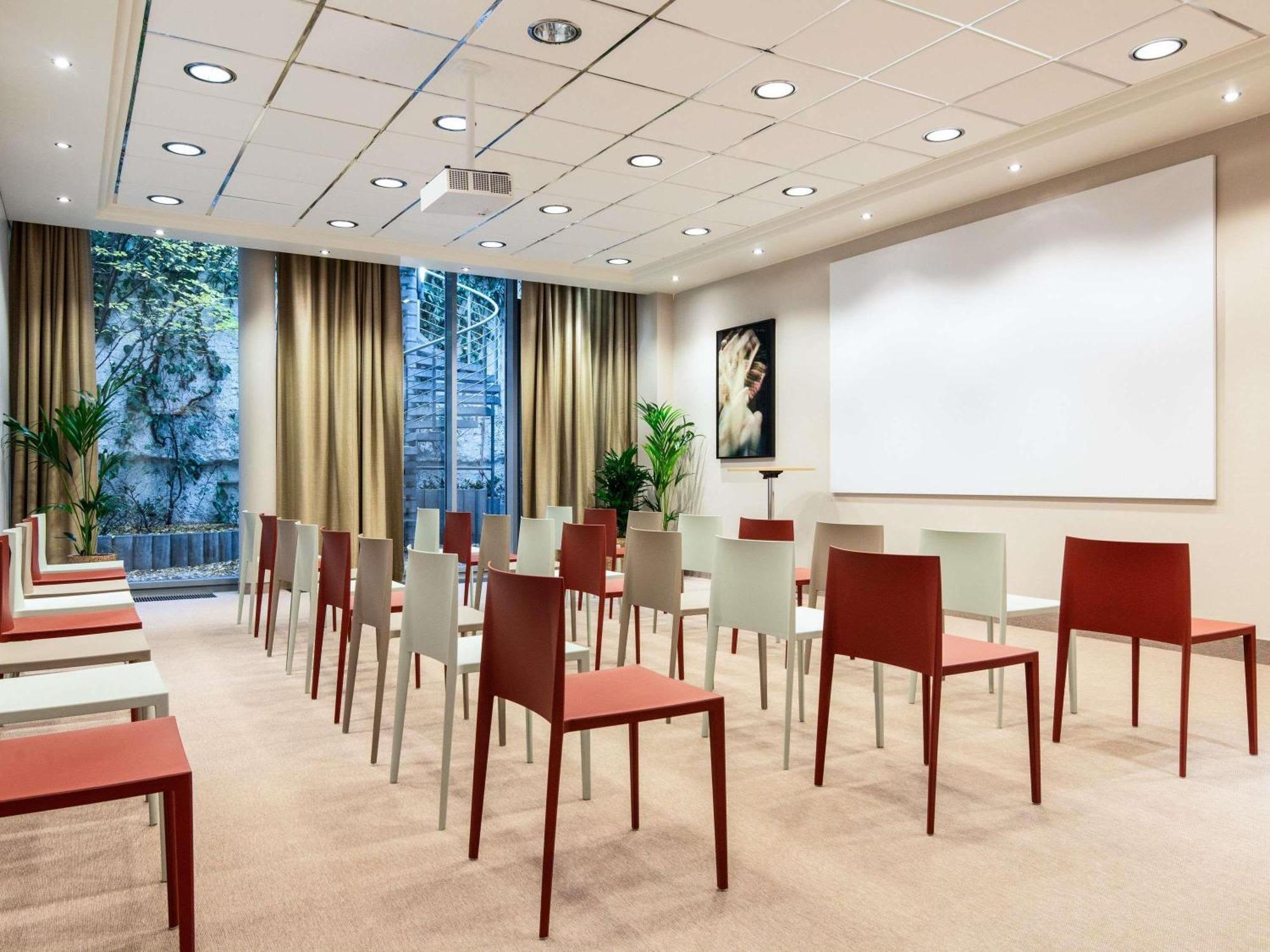 Intercityhotel 4*